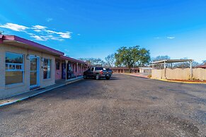 Capital O Hotel Beeville - US 181