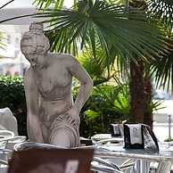 Zara Rooms & Suites