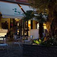 Zara Rooms & Suites