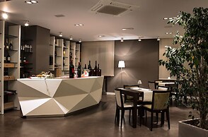 Zara Rooms & Suites