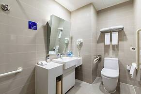 Holiday Inn Express Shenyang North Station by IHG