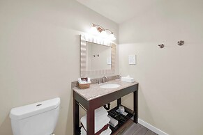 The Inn at Shasta Lake