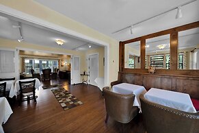 The Inn at Shasta Lake