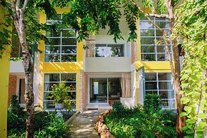 Summer Luxury Beach Resort and Spa