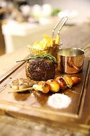 Summer Luxury Beach Resort and Spa