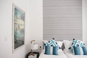 Latitude Luxury Seafront Apartments