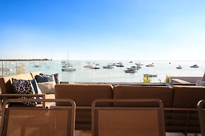 Latitude Luxury Seafront Apartments