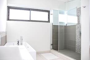 Latitude Luxury Seafront Apartments