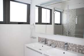 Latitude Luxury Seafront Apartments