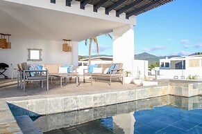 Latitude Luxury Seafront Apartments