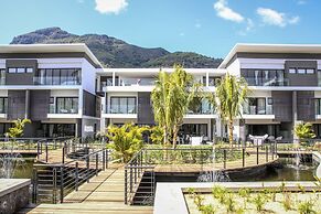 Latitude Luxury Seafront Apartments