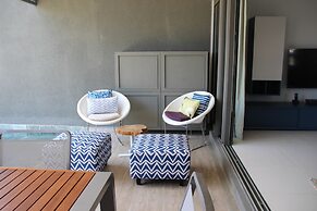 Latitude Luxury Seafront Apartments