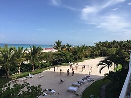 The Retreat Collection at 1 Hotel & Homes South Beach