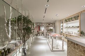 The Retreat Collection at 1 Hotel & Homes South Beach