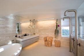 The Retreat Collection at 1 Hotel & Homes South Beach