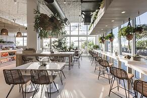 The Retreat Collection at 1 Hotel & Homes South Beach