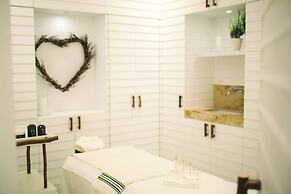 The Retreat Collection at 1 Hotel & Homes South Beach