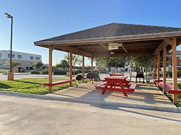 Sunbridge Inn and Suites