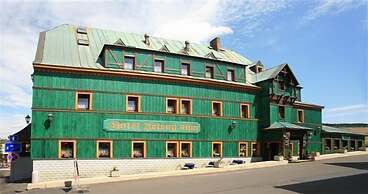 Hotel Zelený Dům