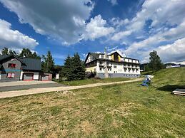Hotel Harrachov Inn