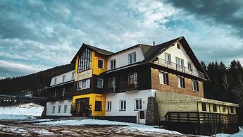 Hotel Harrachov Inn
