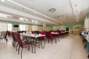 Regina Petrovsky Hotel