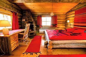 Kakslauttanen Arctic Resort