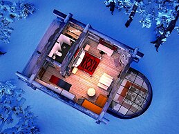 Kakslauttanen Arctic Resort