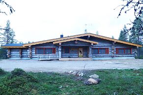 Kakslauttanen Arctic Resort