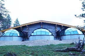 Kakslauttanen Arctic Resort