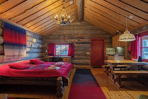 Kakslauttanen Arctic Resort