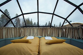 Kakslauttanen Arctic Resort