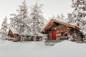 Kakslauttanen Arctic Resort