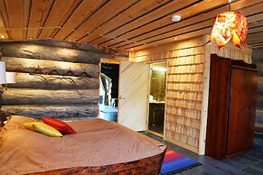 Kakslauttanen Arctic Resort