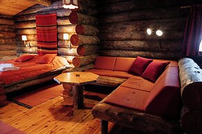 Kakslauttanen Arctic Resort