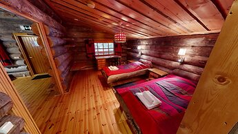 Kakslauttanen Arctic Resort