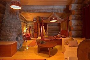 Kakslauttanen Arctic Resort