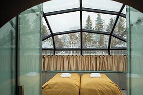 Kakslauttanen Arctic Resort