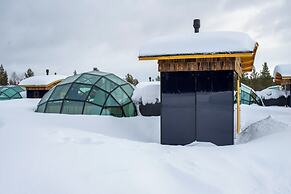 Kakslauttanen Arctic Resort
