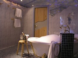 Kakslauttanen Arctic Resort