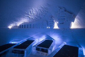 Lapland Hotels Snow Village