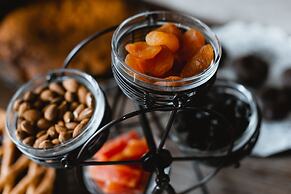 Marpessa Smart Luxury Hotel