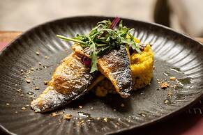 Marpessa Smart Luxury Hotel