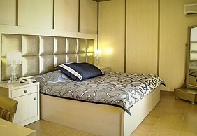 Arxhontiko Chris & Eve