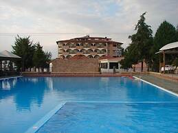 Arxhontiko Chris & Eve