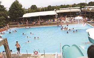 Arxhontiko Chris & Eve