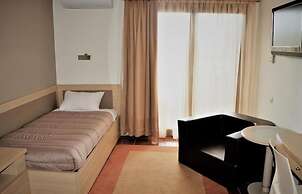 Arxhontiko Chris & Eve