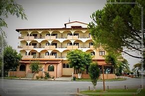 Arxhontiko Chris & Eve