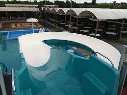 Arxhontiko Chris & Eve