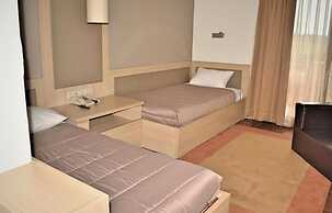 Arxhontiko Chris & Eve